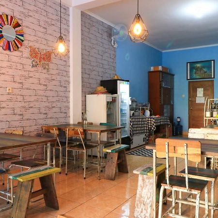 Balini 9 Hostel Denpasar Kültér fotó