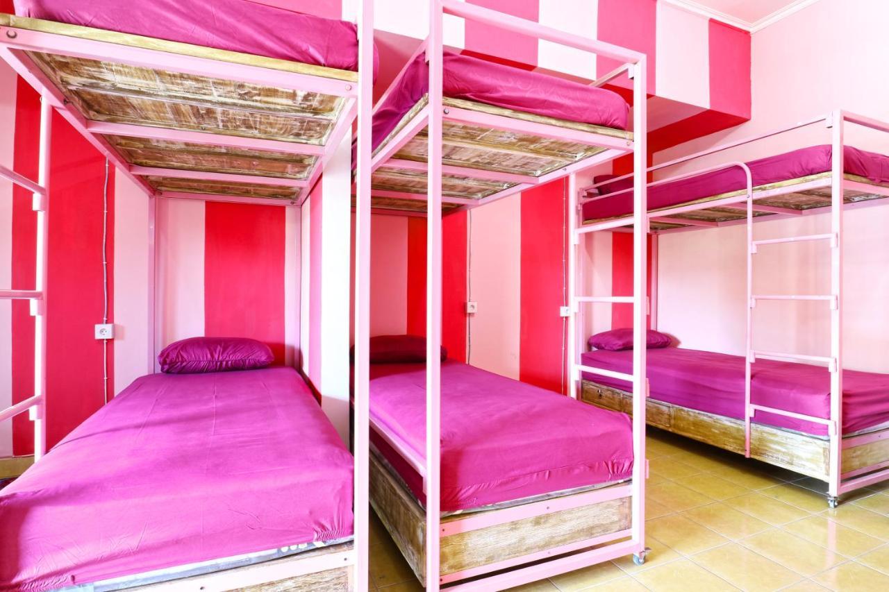 Balini 9 Hostel Denpasar Kültér fotó