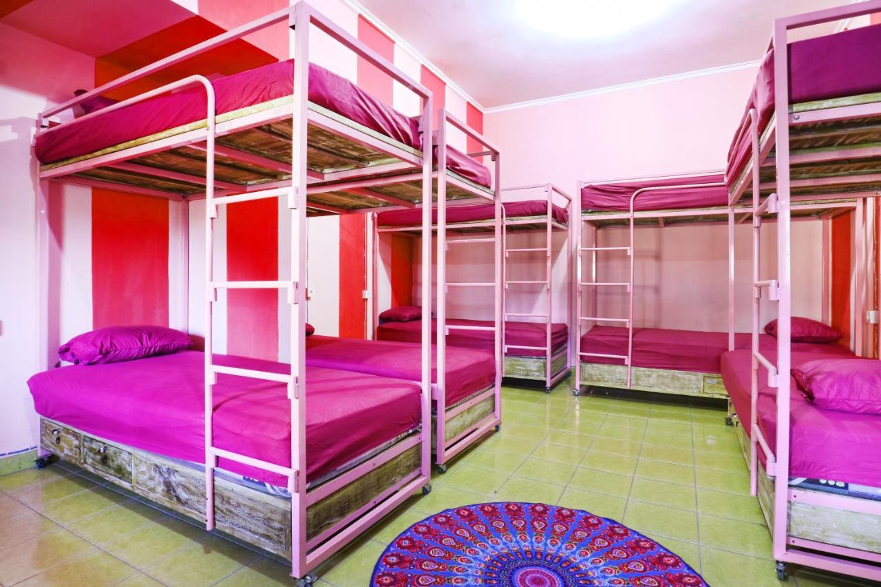 Balini 9 Hostel Denpasar Kültér fotó