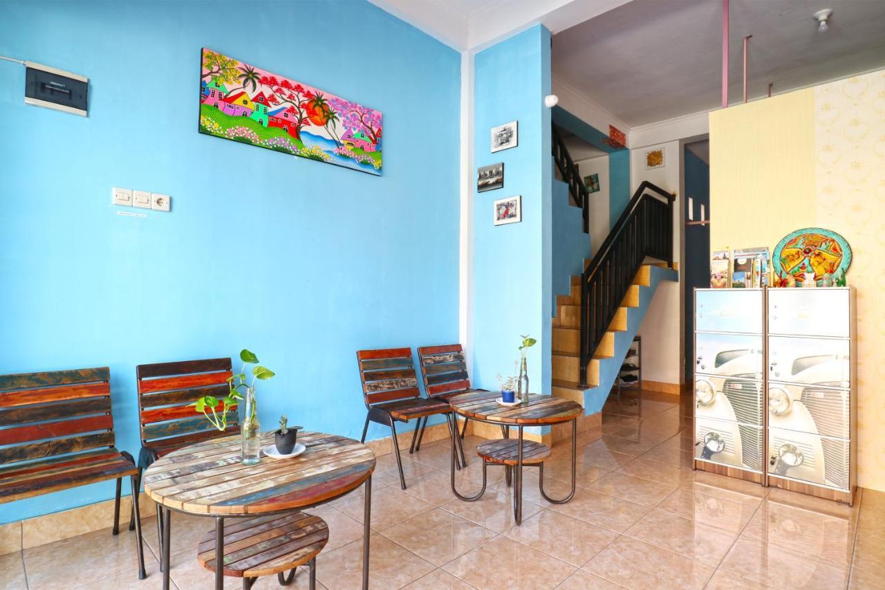 Balini 9 Hostel Denpasar Kültér fotó