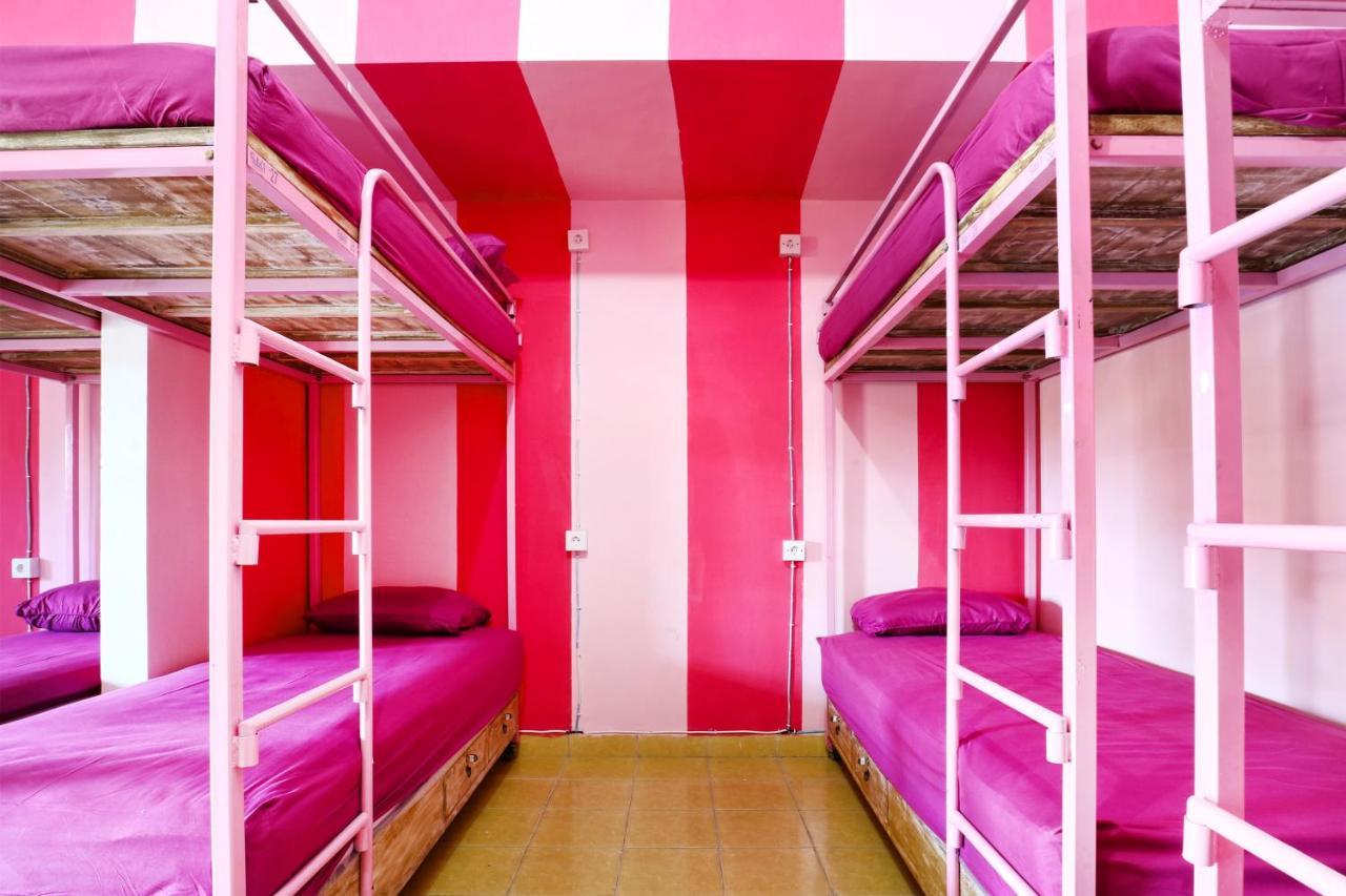 Balini 9 Hostel Denpasar Kültér fotó
