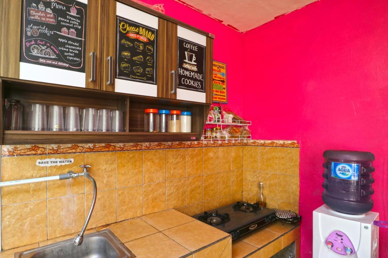 Balini 9 Hostel Denpasar Kültér fotó
