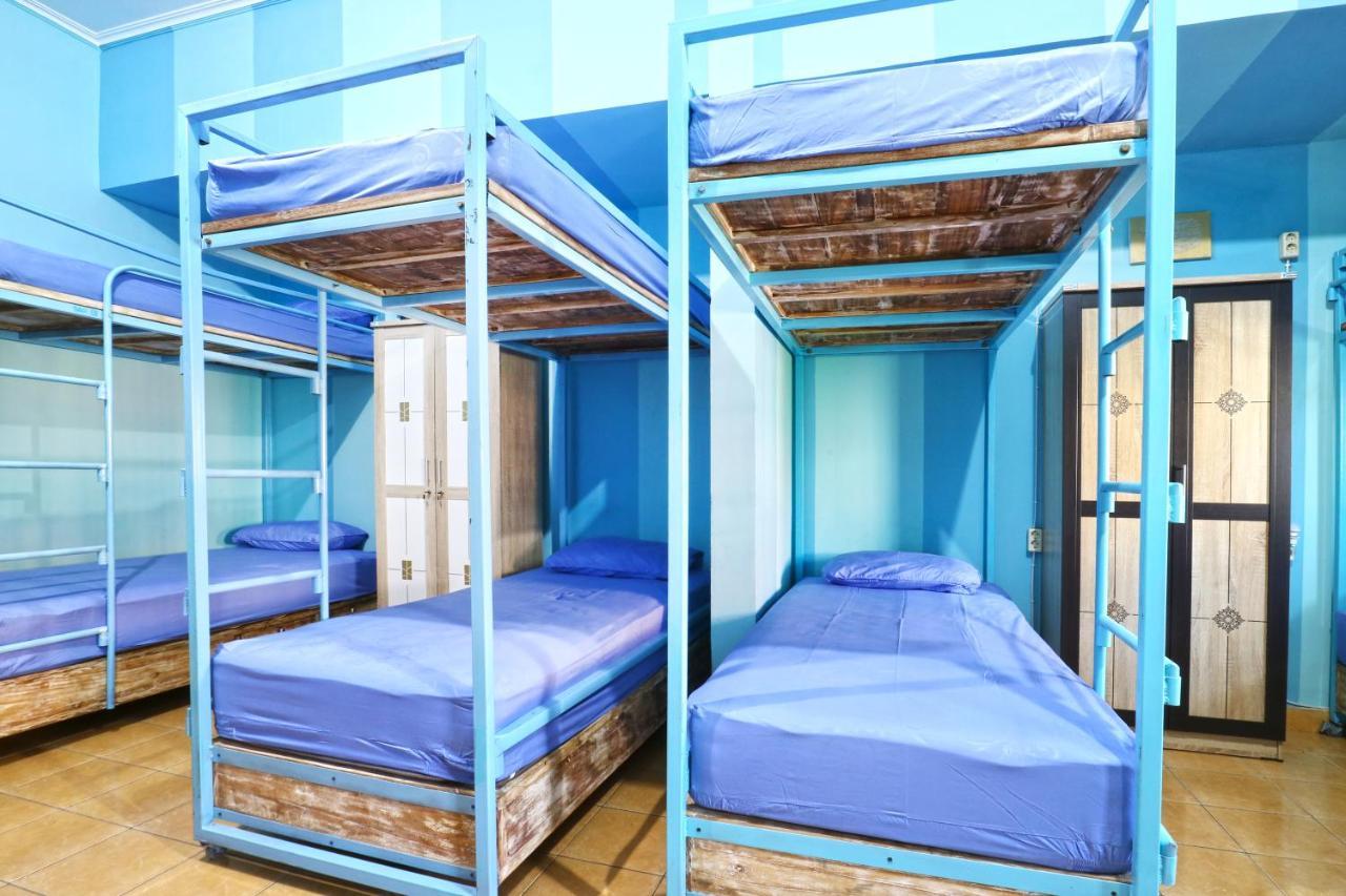 Balini 9 Hostel Denpasar Kültér fotó