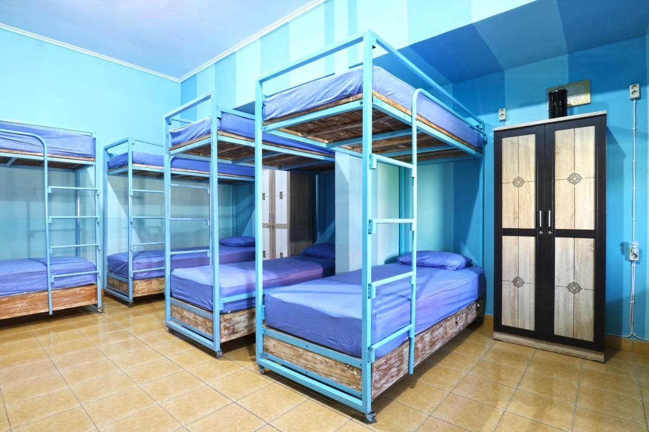 Balini 9 Hostel Denpasar Kültér fotó
