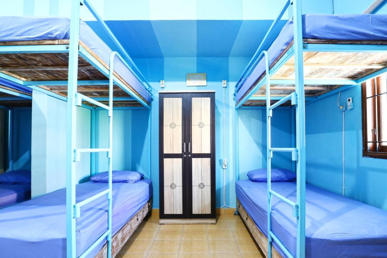 Balini 9 Hostel Denpasar Kültér fotó