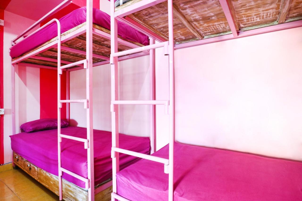 Balini 9 Hostel Denpasar Kültér fotó